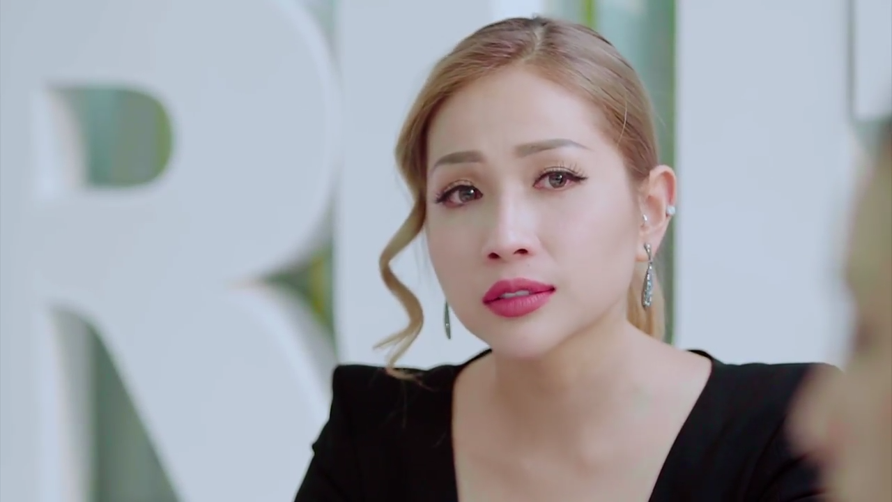 Gái quê Hồ Ngọc Hà bỗng bắt được vàng, trở thành con át chủ bài trong cuộc chiến showbiz